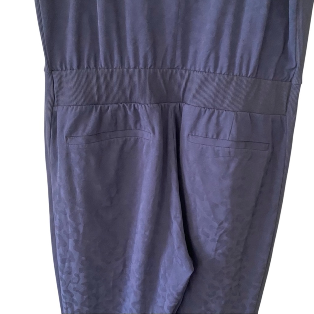 ATHLETA Brooklyn Animal Print Jacquard V neck Jumpsuit Slate Blue Size 12 -- WOW - Picture 6 of 11